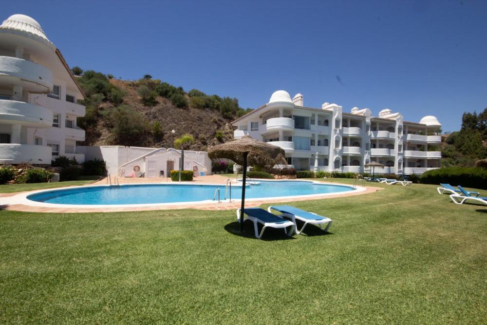 Wonderful 2 Bed Apartment With Stunning Sea Views Sitio de Calahonda Esterno foto