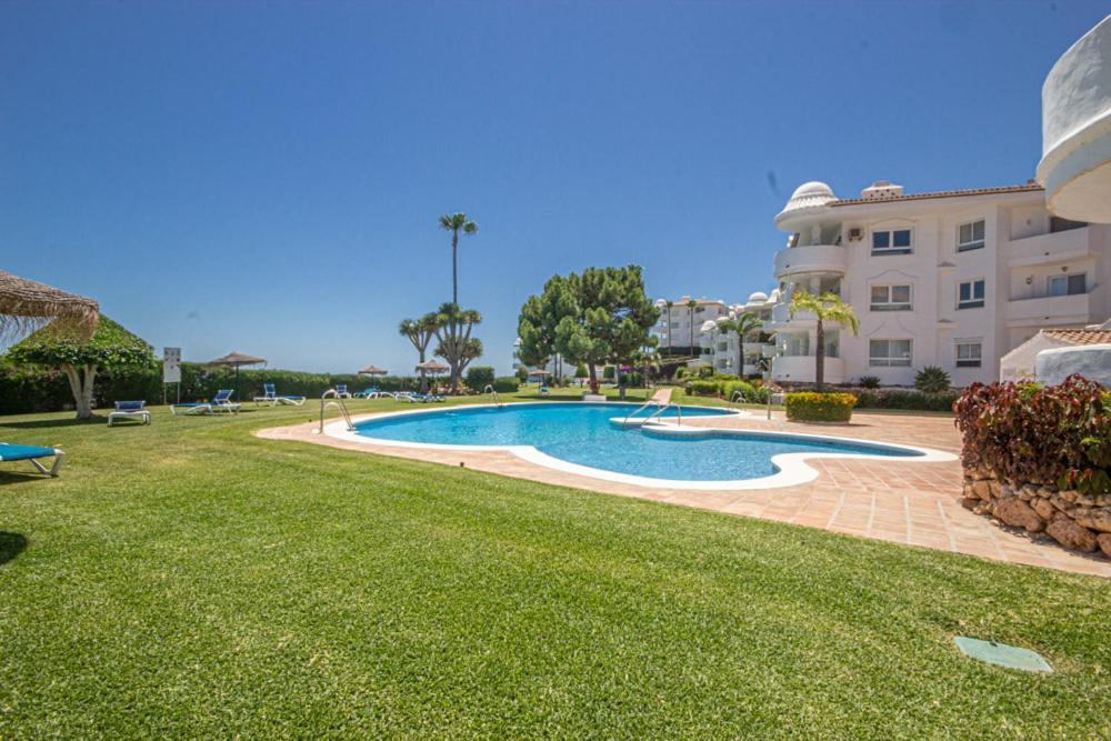 Wonderful 2 Bed Apartment With Stunning Sea Views Sitio de Calahonda Esterno foto